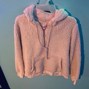 SUPER FUZZY WHITE SWEATSHIRT